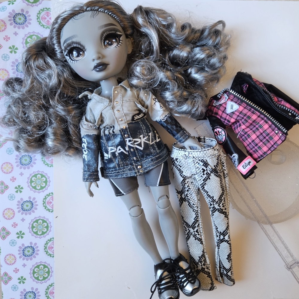 Shadow High/Rainbow High doll - Nicole Steel